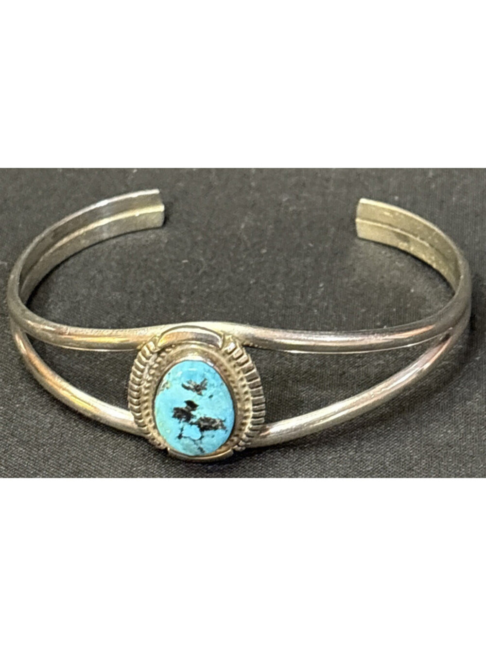Vintage Native American Sterling Silver Turquoise Small Split Cuff Bracelet 6"